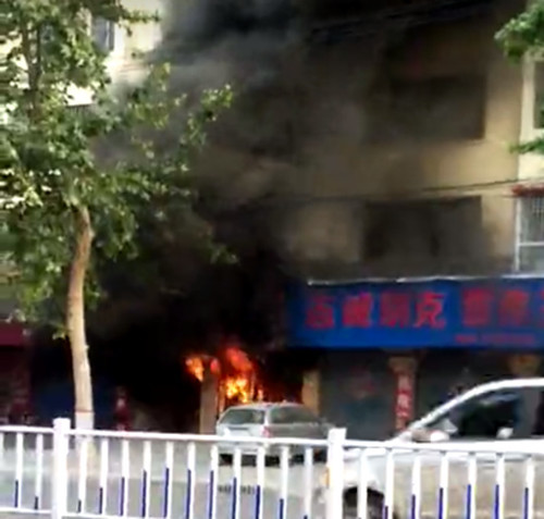 移动洒水车.jpg